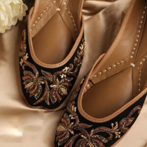 "Regal Footprints" – Majestic Jutti by Gold n Fibre